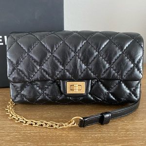 CHANEL 2018 Reissue 2.55 Waistbag